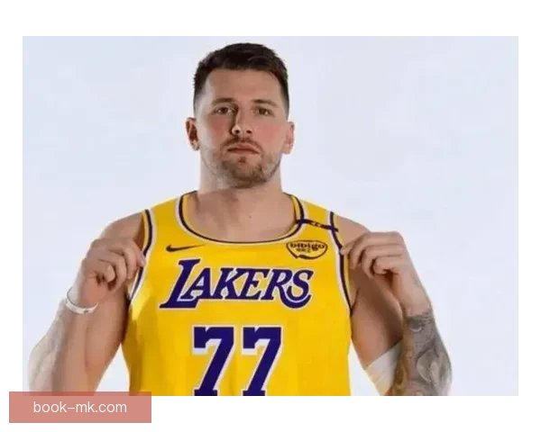 林书豪解析东契奇进攻特点偏爱左侧单打与标志性后撤步技巧